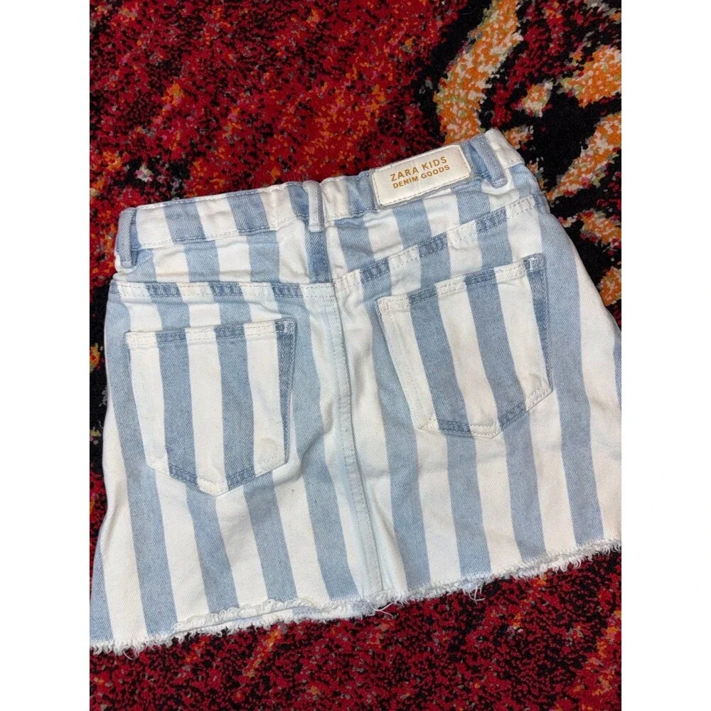 Zara Kids Girl’s White and Blue Striped Mini Skirt - Size 7